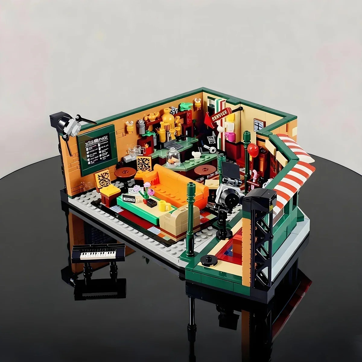 Building Blocks - Friends House Family Classic City Central
